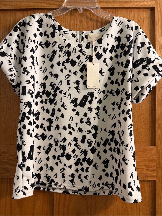 MELLODAY Tops - MELLODAY Black and White Abstract Spot Short Sleeve Top